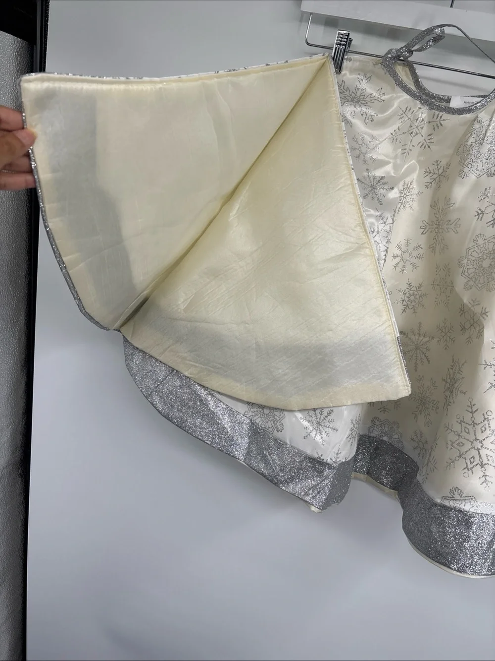 Silver Snowflake Tree Skirt - Festive White and Silver glittery